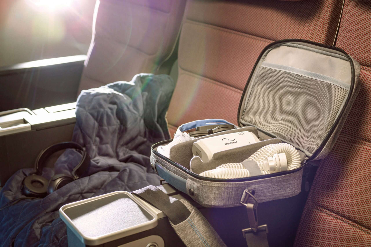 Sac de voyage Airmini dans un avion