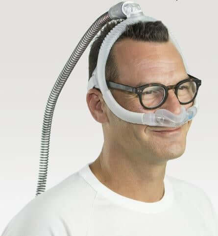 Un homme portant l'AirFit N30i