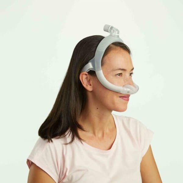 Une femme portant l'AirFit N30i